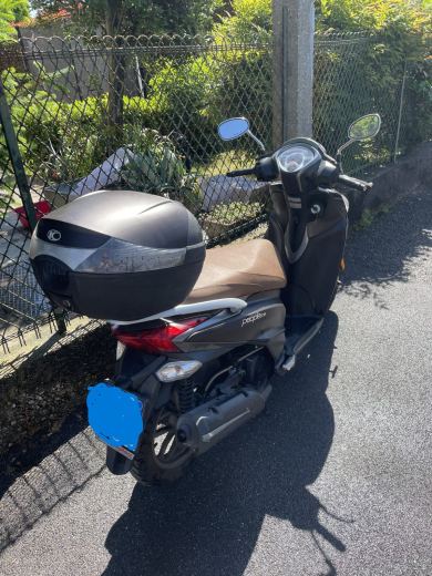 Vendo scooter come nuovo, usato un solo anno. - foto 2