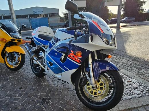 Suzuki GSX-R 750 - foto 4