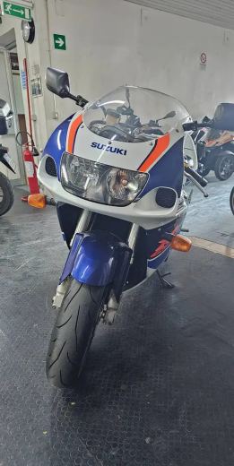Suzuki GSX-R 750 - foto 2