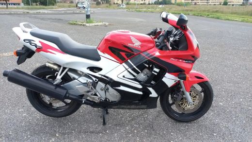 Honda CBR 600 F - foto 4