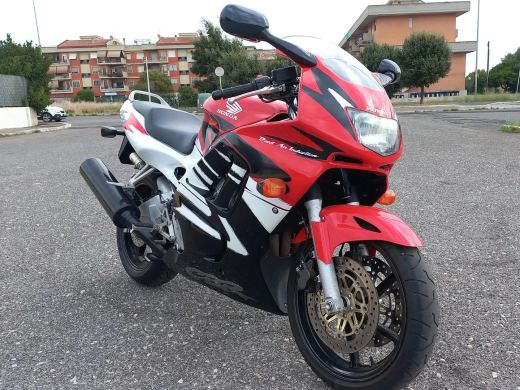 Honda CBR 600 F - foto 5
