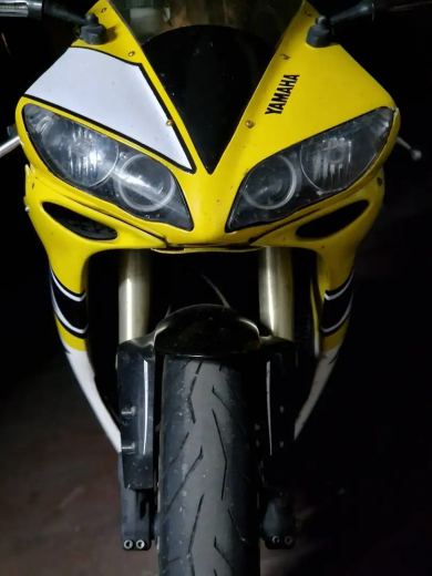 Yamaha YZF-R1 - foto 3