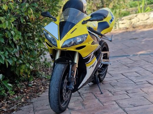 Yamaha YZF-R1