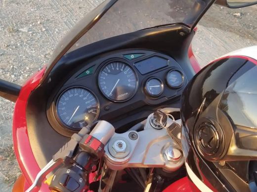 Suzuki GSX 600 F - foto 3