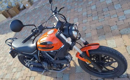Ducati Scrambler 400 Sixty 2
