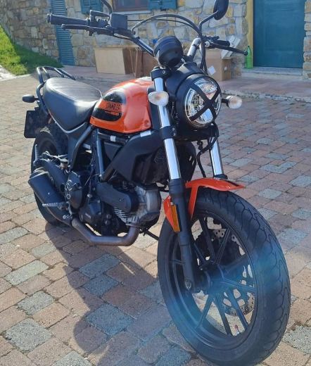 Ducati Scrambler 400 Sixty 2 - foto 4