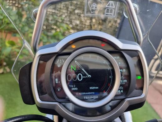Triumph Scrambler 1200 XE Bond Edition - foto 2