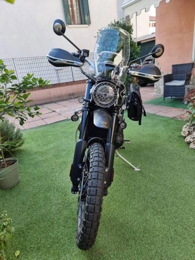 Triumph Scrambler 1200 XE Bond Edition - foto 4