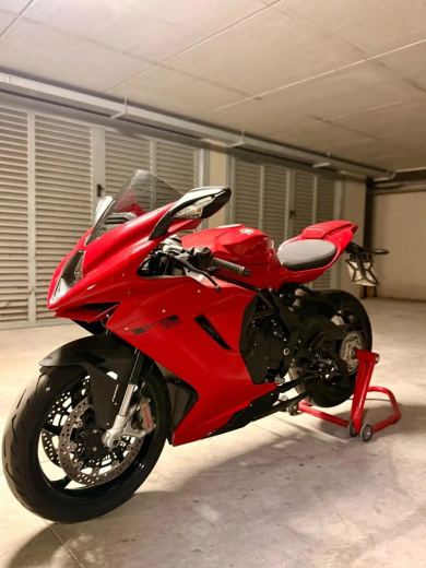 MV Agusta F3 800 Rosso