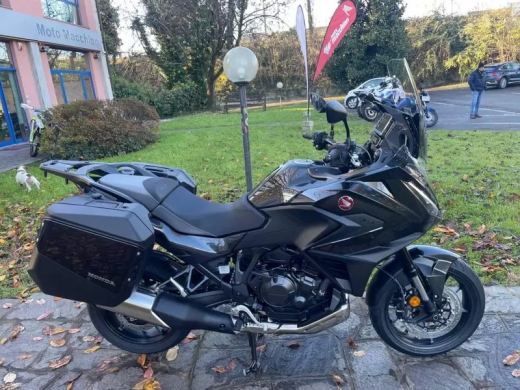 Honda NT 1100 DCT Electronic Suspension