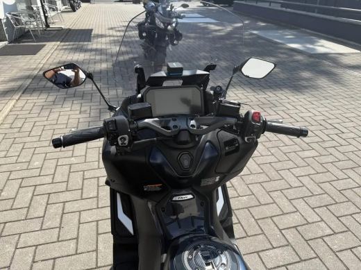 Yamaha TMAX 560 - foto 2