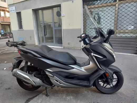 Honda Forza 300