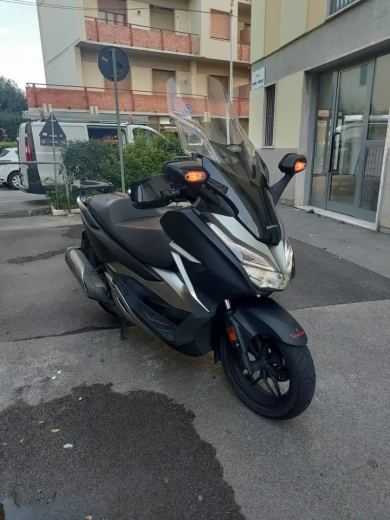 Honda Forza 300 - foto 5