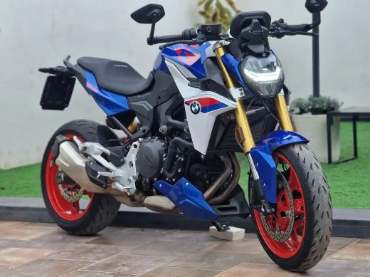 BMW F 900 R