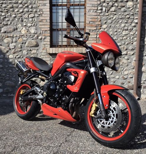Triumph Street Triple 675 R - 02/2011