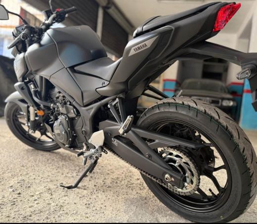 Yamaha MT-03 2025 – 2.300 km – Garanzia Yamaha – Cupolino - foto 3