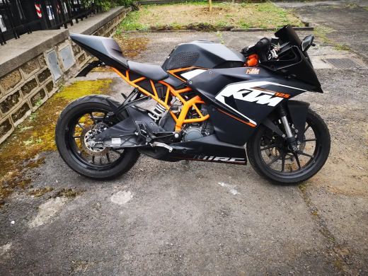 KTM RC 125 - foto 2
