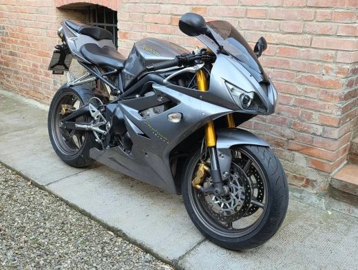 Triumph Daytona 675 - foto 2
