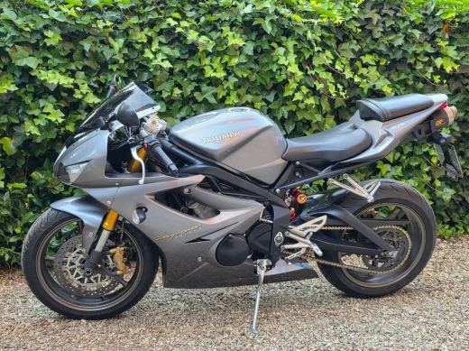 Triumph Daytona 675 - foto 3