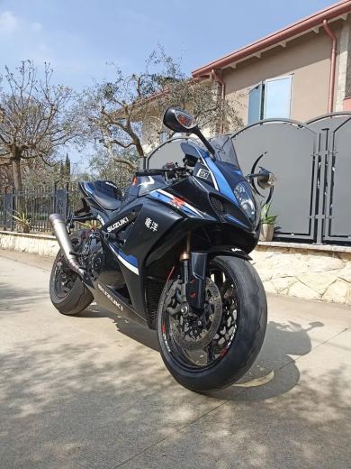 Suzuki GSX-R 1000 - foto 2