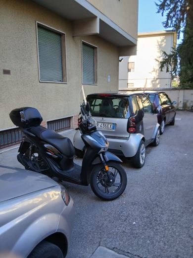 Scooter Honda SH abs sport Black in ottima condizioni - foto 3