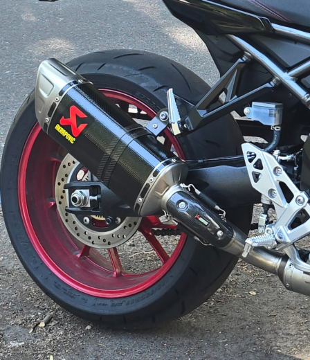 Scarico Akrapovic Suzuki Gsx 8 - foto 2
