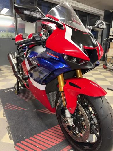Honda CBR 1000 RR-R Fireblade SP - foto 4