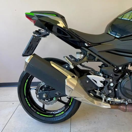 Kawasaki Z 400 - foto 2