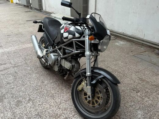 Ducati Monster 600 - foto 4