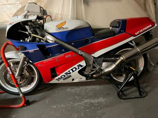 Honda VFR 750 RC 30 - foto 5
