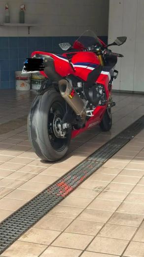 Honda CBR 1000 SP - foto 3