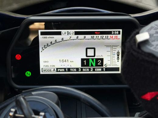 Yamaha YZF-R1 - foto 5