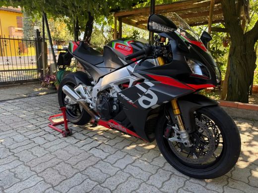 Aprilia RSV4 1100 Factory 2020 - foto 2