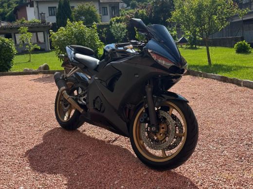 Yamaha YZF-R6 - foto 3