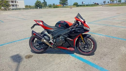Aprilia RSV4 Factory SE SBK-09 Max Biaggi - foto 3