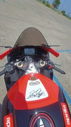 Aprilia RSV4 Factory SE SBK-09 Max Biaggi - foto 4