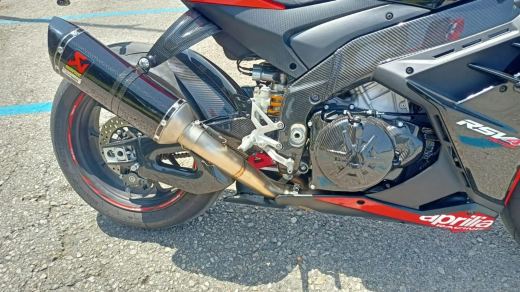 Aprilia RSV4 Factory SE SBK-09 Max Biaggi - foto 5