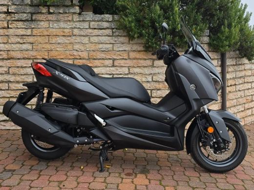 Yamaha X-Max 400